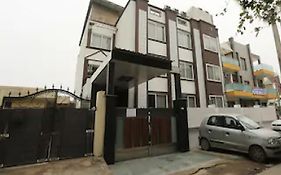 Hotel O The Avenue Residency